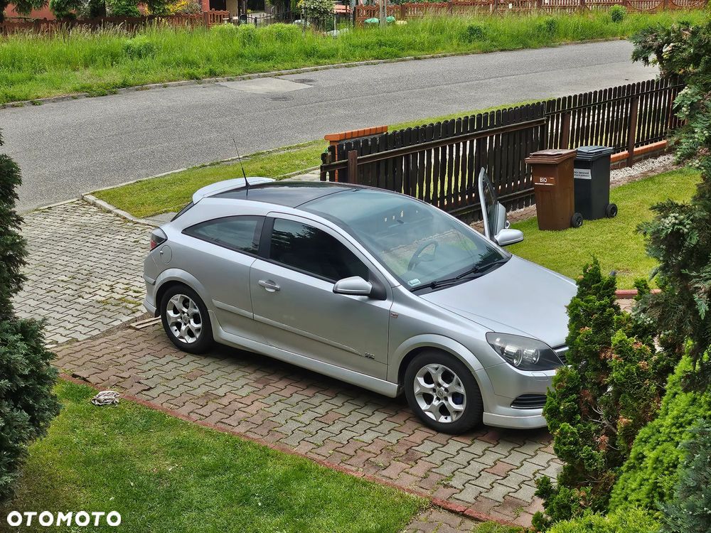 Opel Astra GTC 1.7 CDTI Cosmo - 1