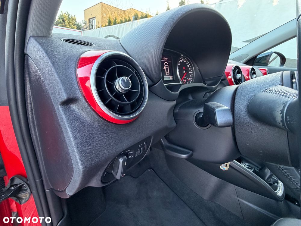 Audi A1 3-drzwiowe 1.2 TFSI S line edition - 23