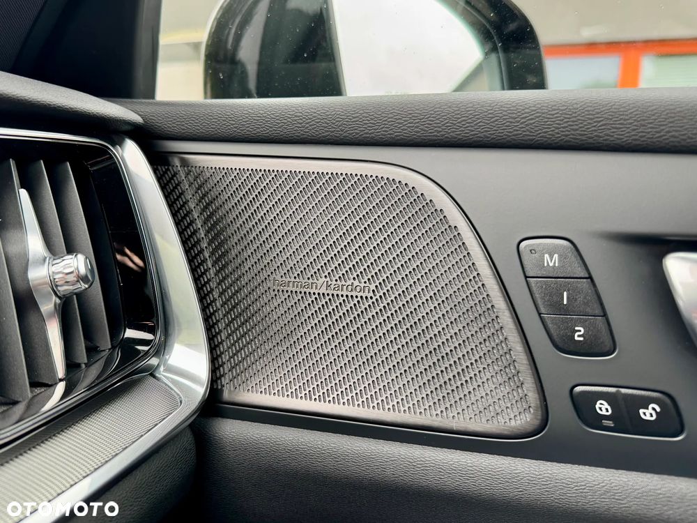 Volvo S60 B5 B AWD Plus Dark - 5