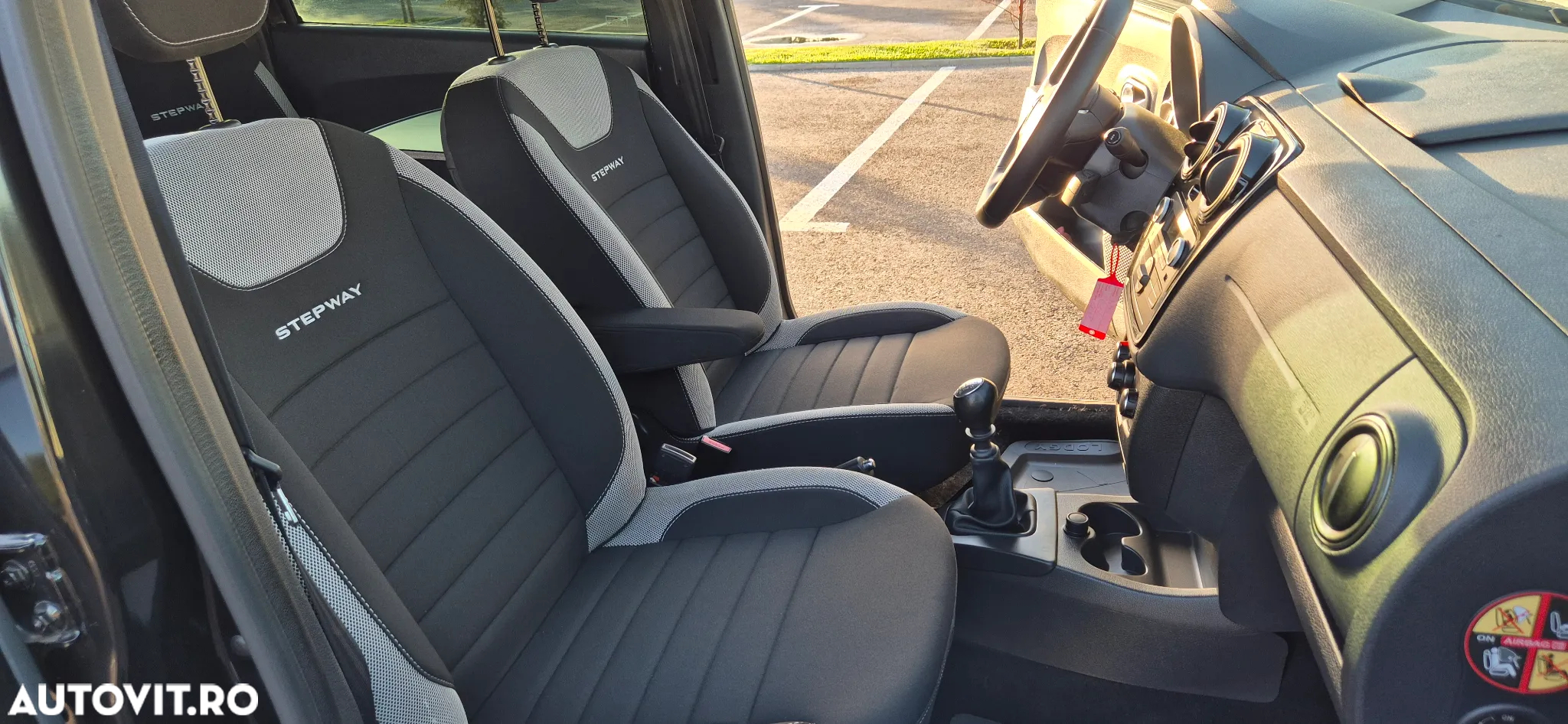 Dacia Lodgy 1.5 Blue dCi Stepway - 8