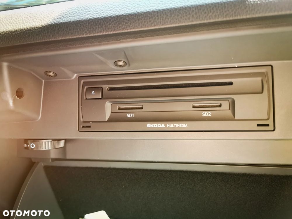Skoda Superb 2.0 TDI L&K DSG - 33
