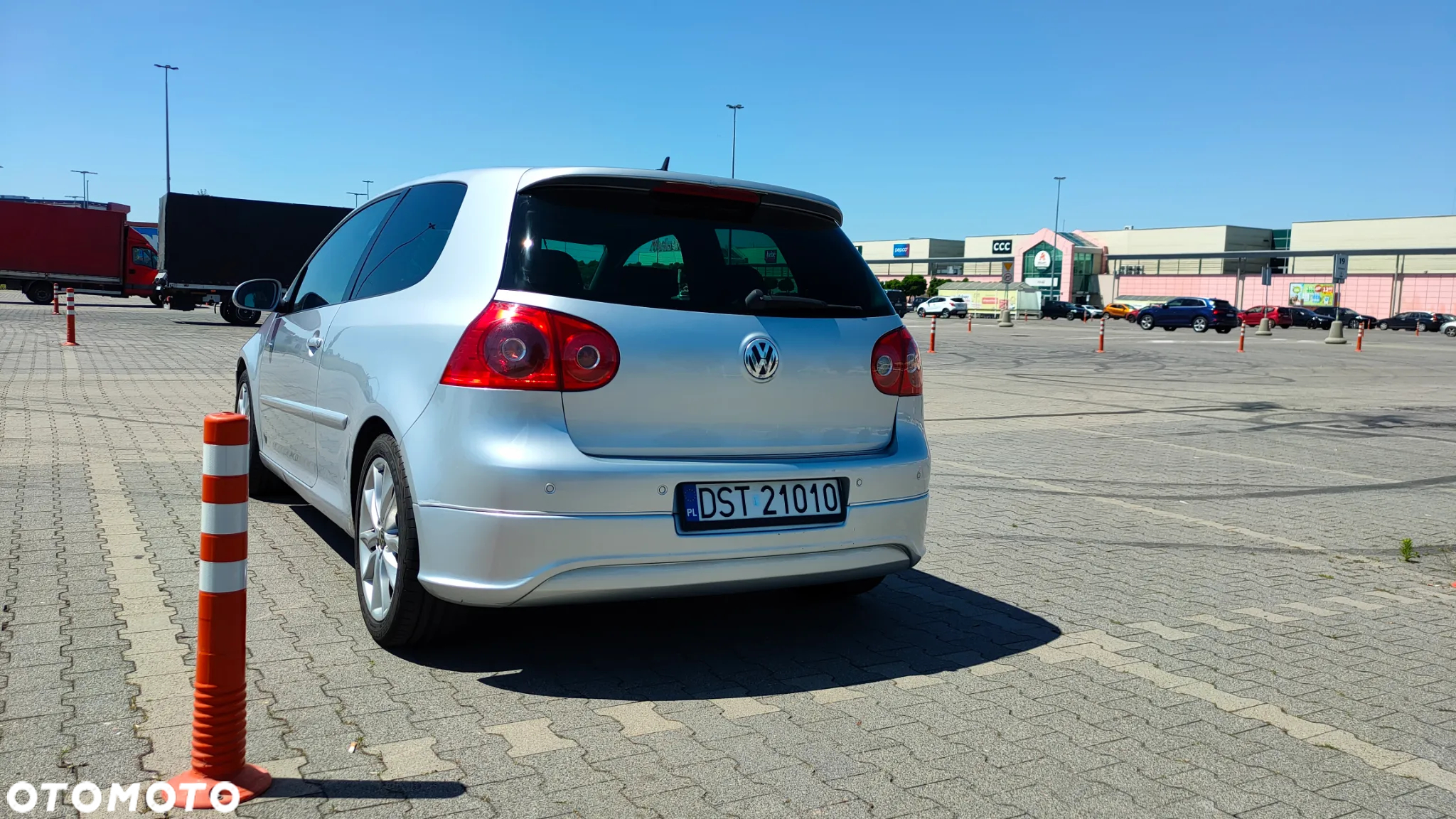 Volkswagen Golf 2.0 FSI Individual - 3