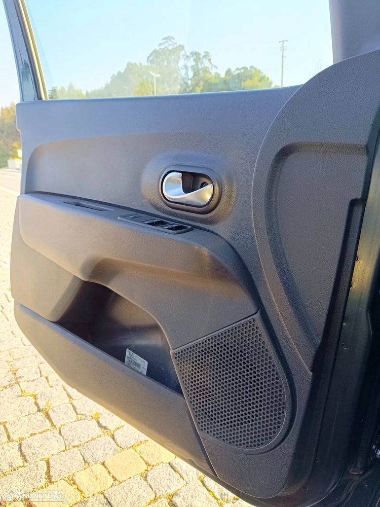 Dacia Lodgy Blue dCi 115 (7L) Stepway Selection Blue - 12