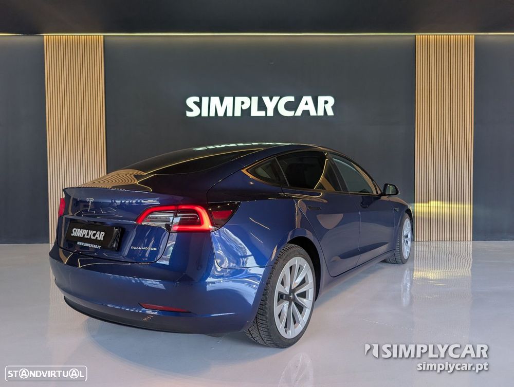 Tesla Model 3 - 4