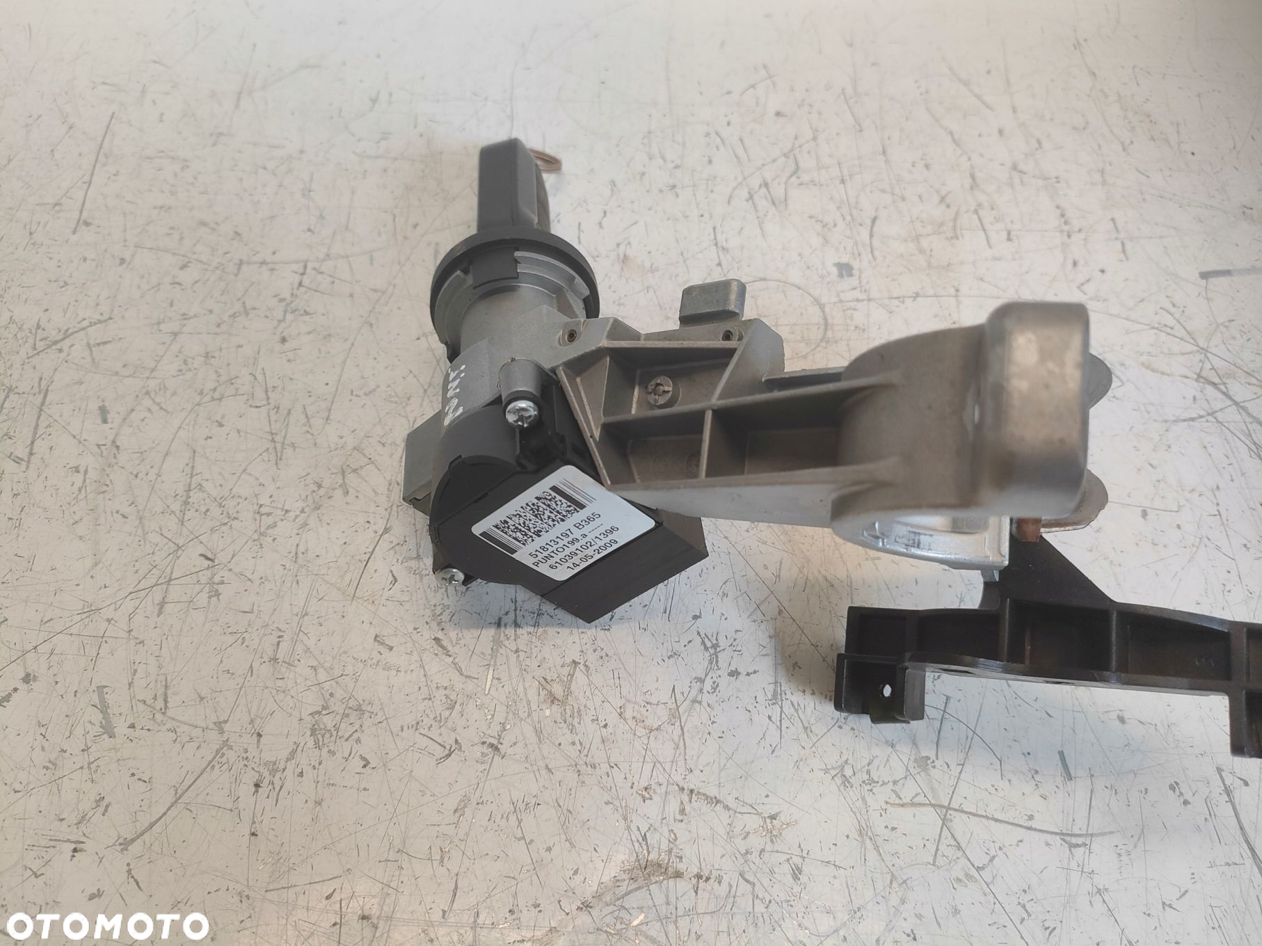 FIAT GRANDE PUNTO 05- 1.4 STACYJKA Z KLUCZYKIEM - 2