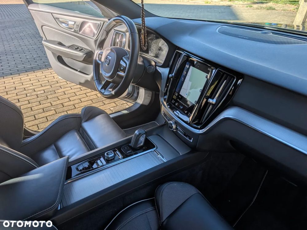 Volvo S60 B4 B R-Design - 29