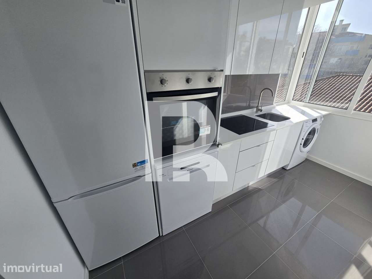 Apartamento T3 totalmente remodelado na Venteira - Grande imagem: 2/10