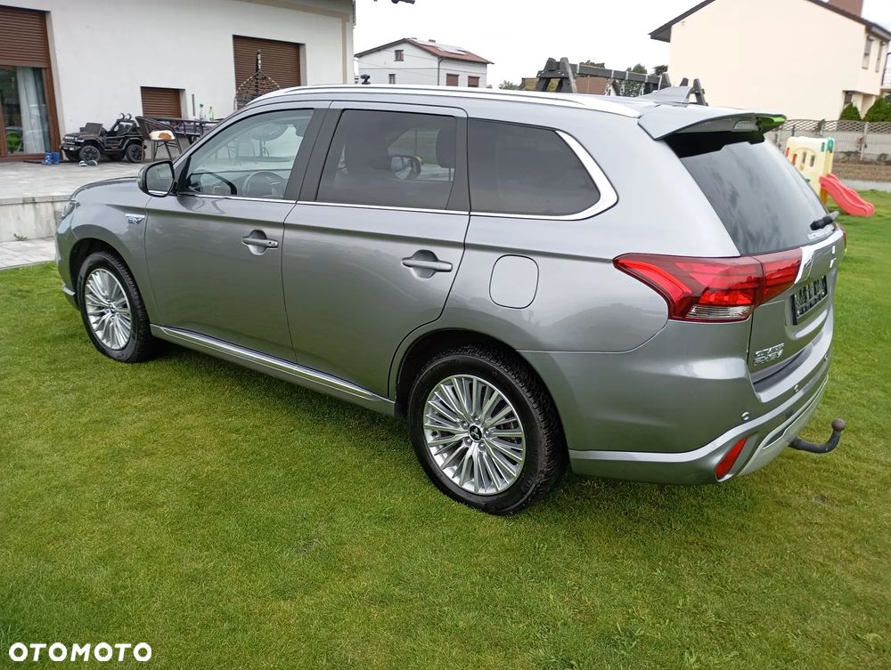 Mitsubishi Outlander - 13