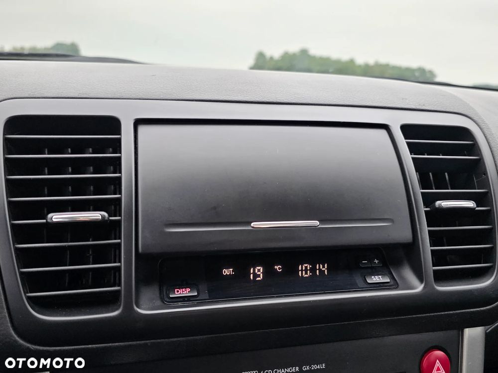 Subaru Legacy - 21