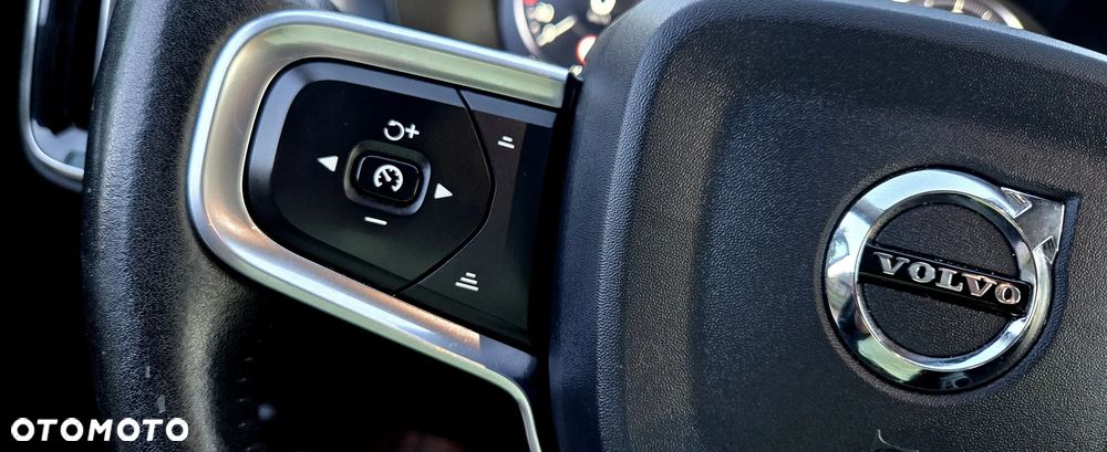 Volvo XC 40 D3 Momentum - 23