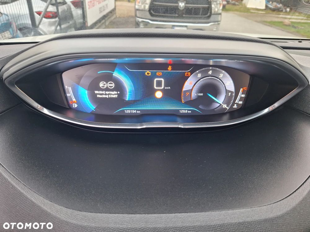 Peugeot 3008 1.2 PureTech Allure S&S - 19