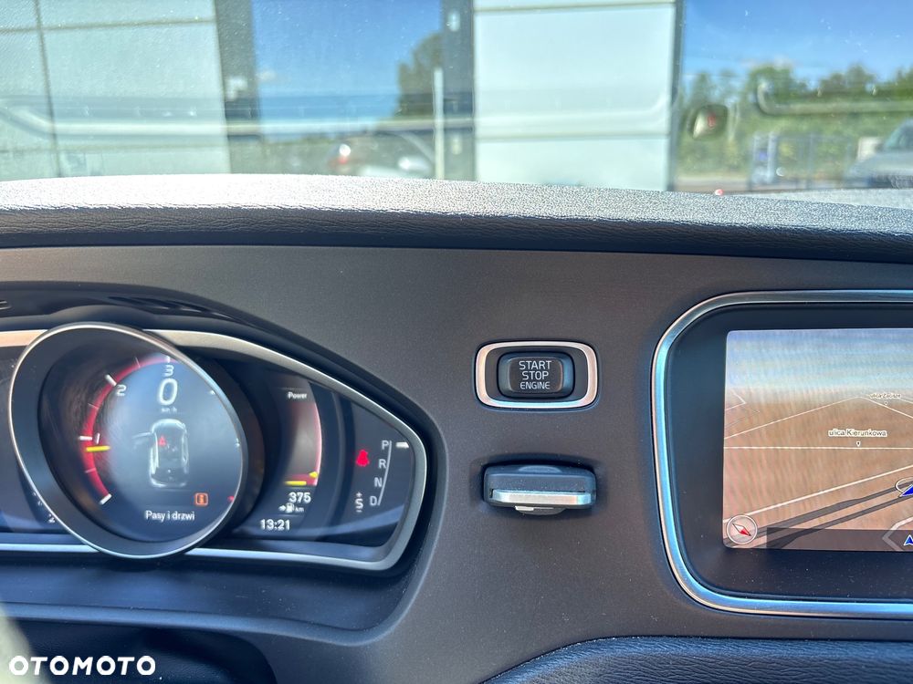 Volvo V40 D3 Geartronic RDesign - 29