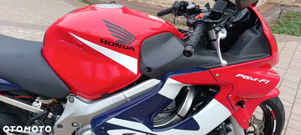 Honda CBR - 27