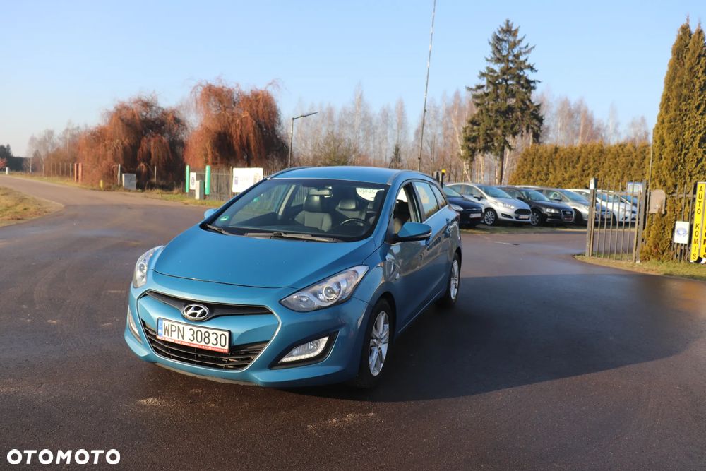 Hyundai i30 blue Kombi 1.6 CRDi Trend - 2