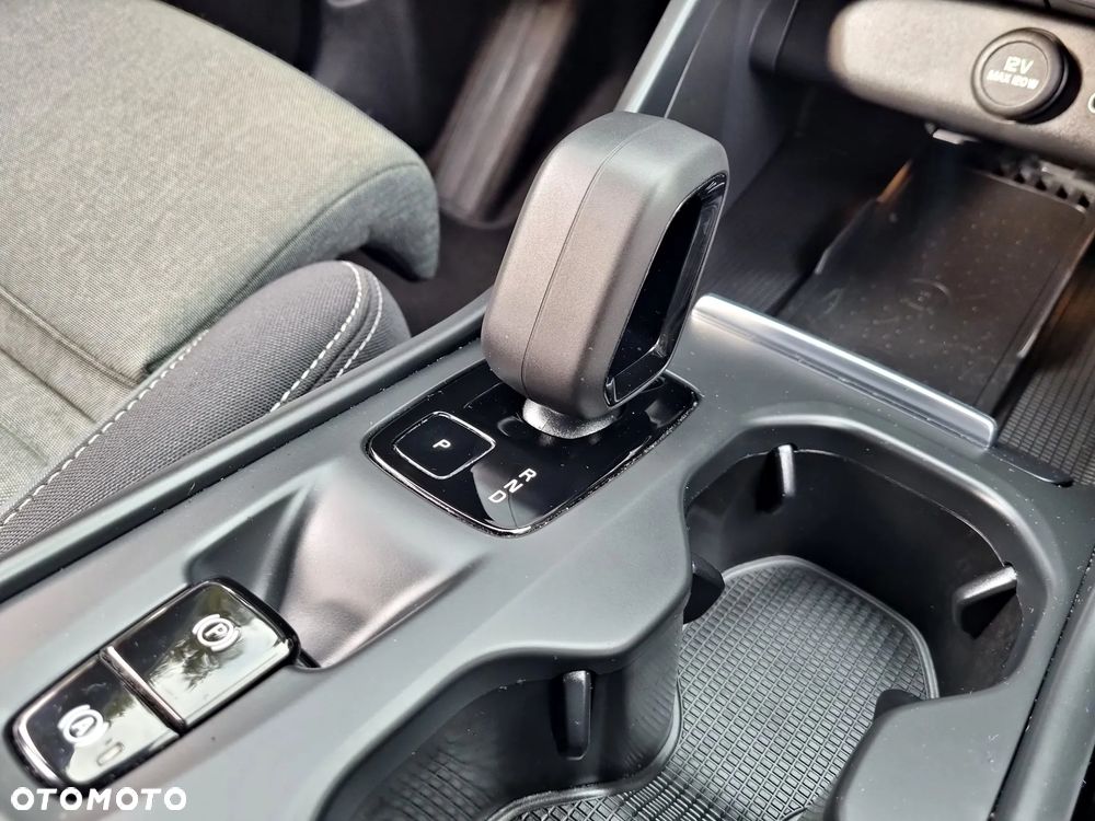 Volvo XC 40 B3 B DKG Essential - 21