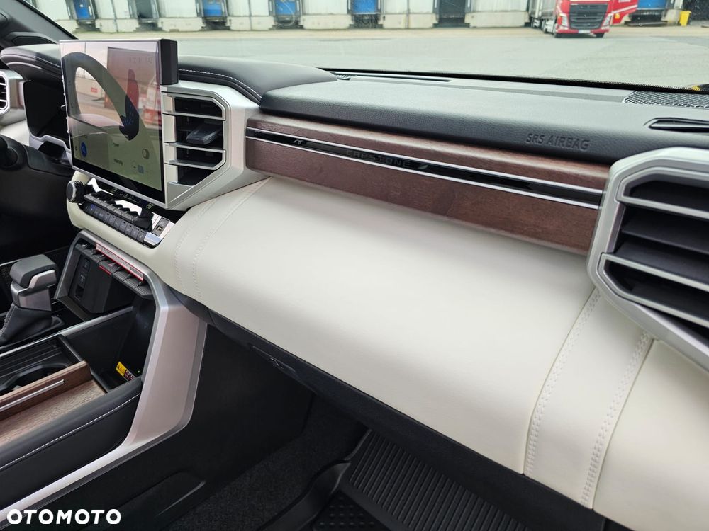 Toyota Sequoia - 26