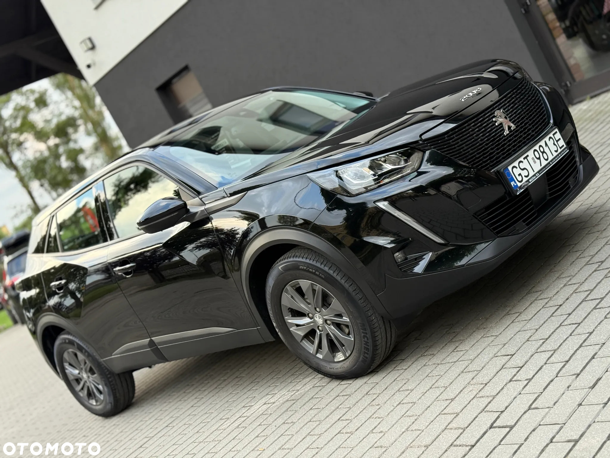 Peugeot 2008 1.2 PureTech Active Pack S&S EAT8 - 8