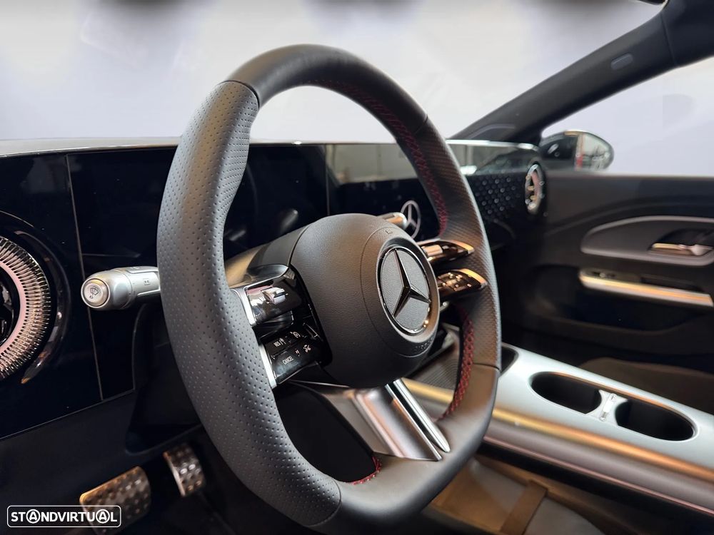 Mercedes-Benz CLA 180 Standard - 16