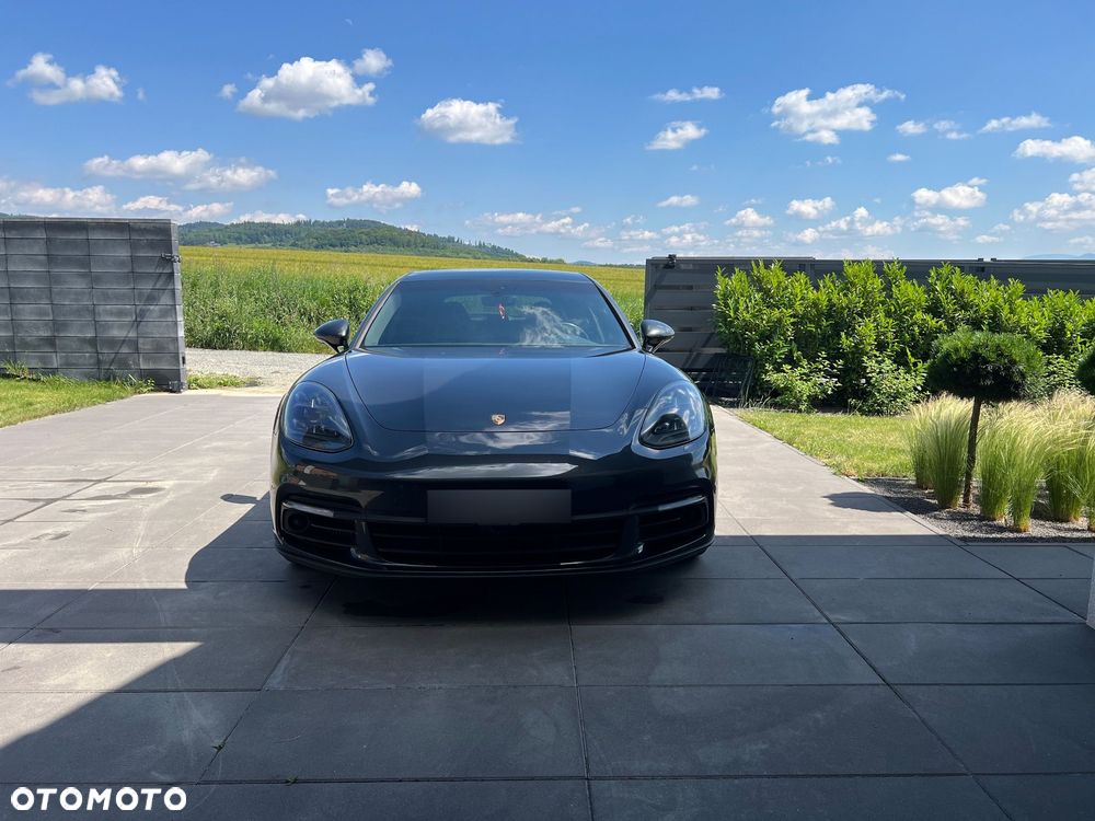 Porsche Panamera 4 Platinum Edition - 1