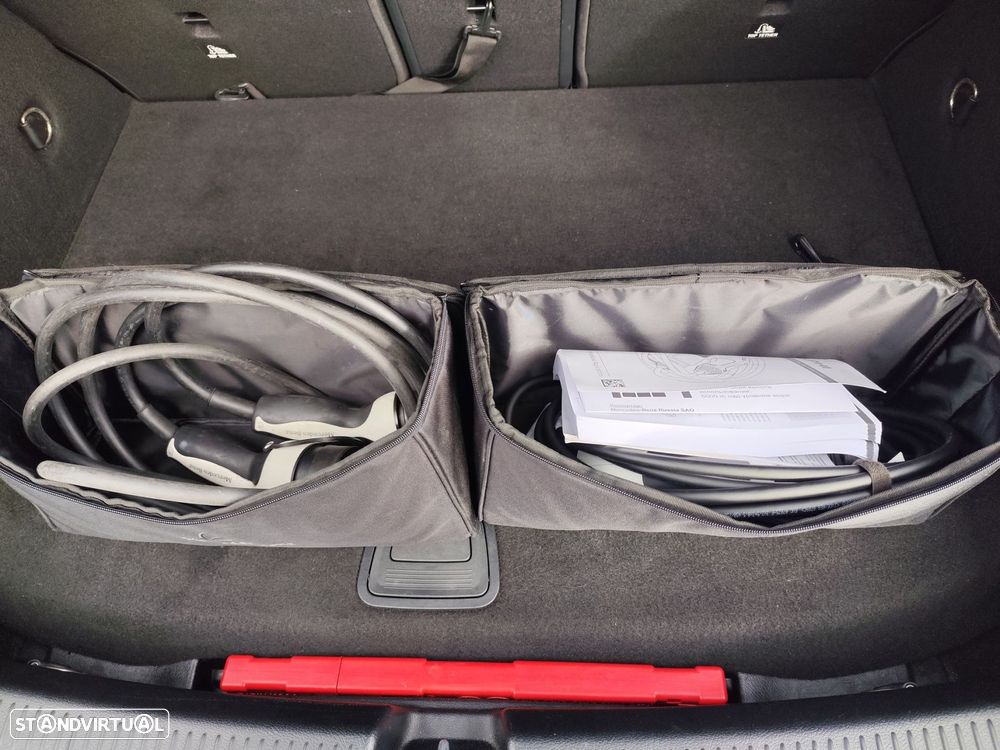 Mercedes-Benz A 250 e AMG Line - 13