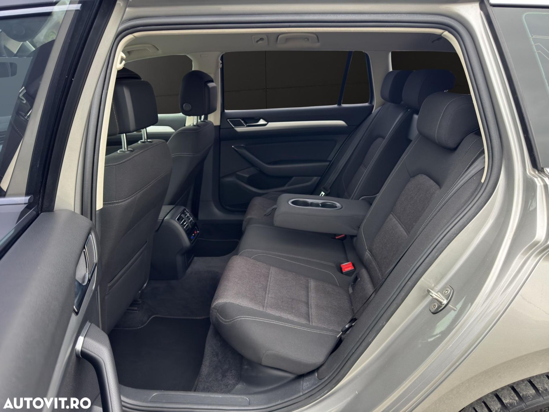 Volkswagen Passat - 8