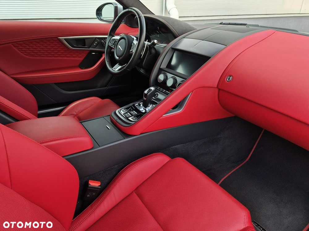 Jaguar F-Type - 21