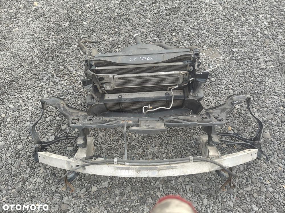 MERCEDES W212 3.0 CDI OM642 350cdi Pas Przedni Wzmocnienie Czołowe Chłodnice Belka - 14