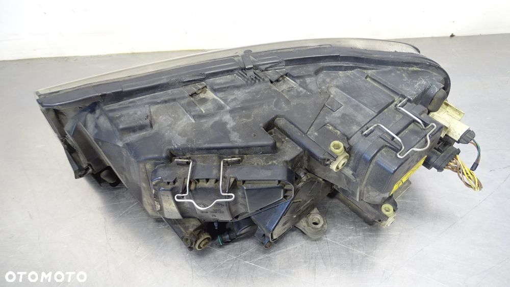 LAMPA PRAWA PRZEDNIA XENON SKODA SUPERB I 1.9TDI - 4