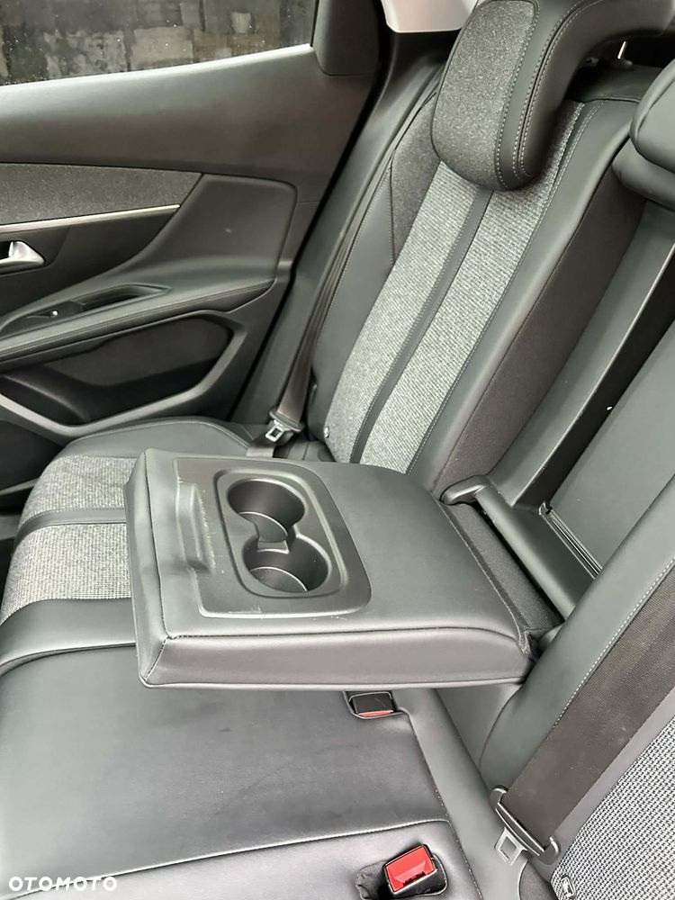 Peugeot 3008 1.6 PureTech GPF Allure S&S EAT8 - 13