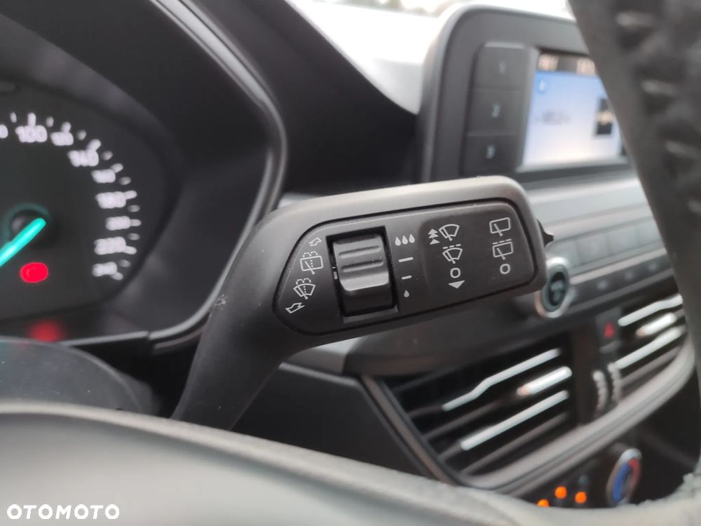 Ford Focus 1.0 EcoBoost Trend Edition - 26