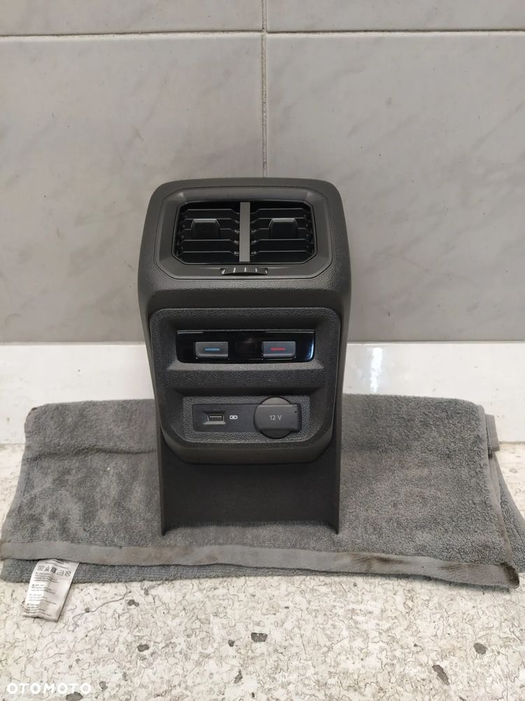VW TIGUAN II TUNEL KRATKA NAWIEWU PANEL TYŁ TYLNY PORT USB ORYGINAŁ - 2