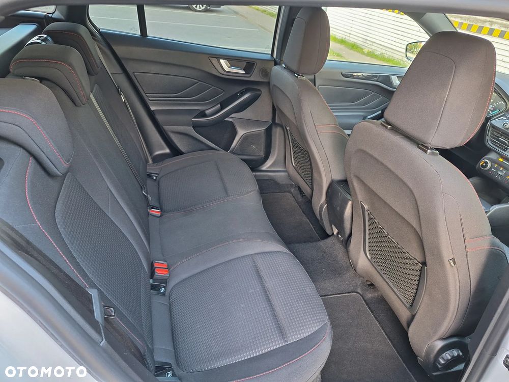 Ford Focus 1.5 EcoBoost ST-Line - 26