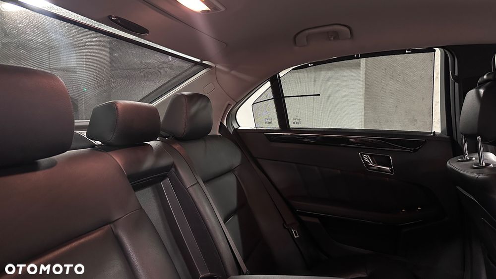 Mercedes-Benz Klasa E 350 CDI DPF 4Matic BlueEFFICIENCY 7G-TRONIC Avantgarde - 26