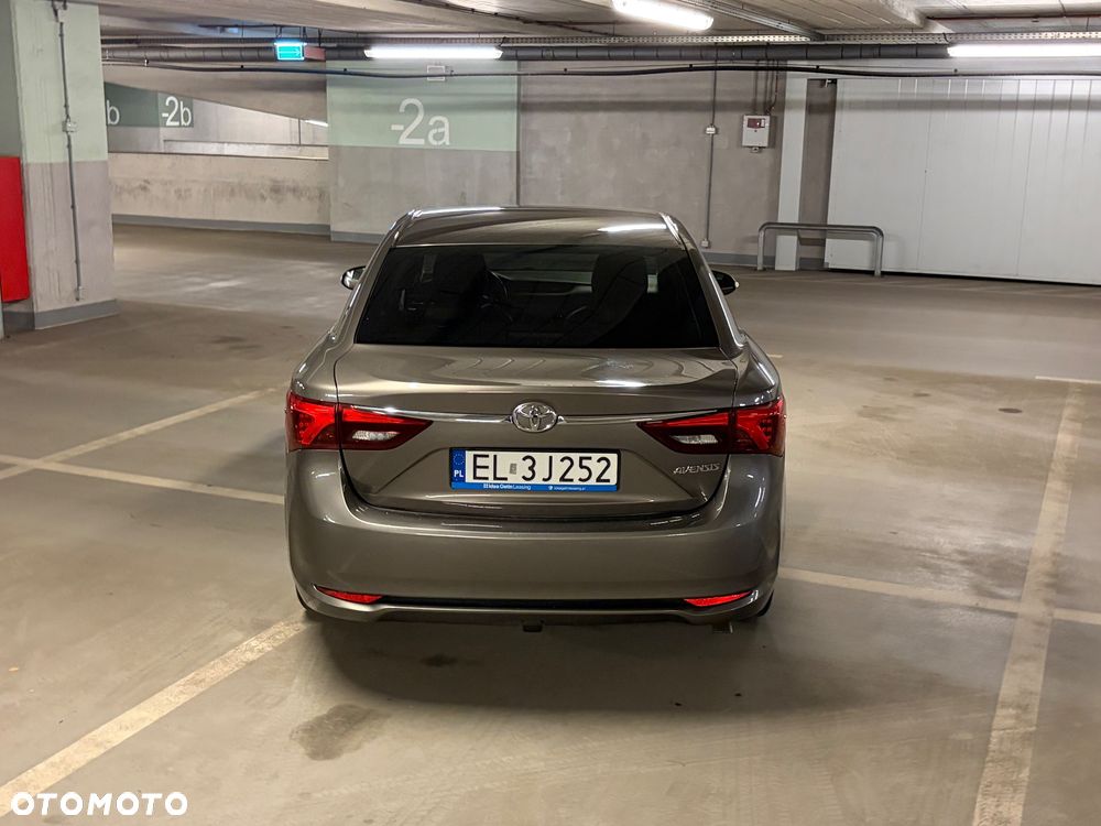 Toyota Avensis 2.0 D-4D Premium - 16