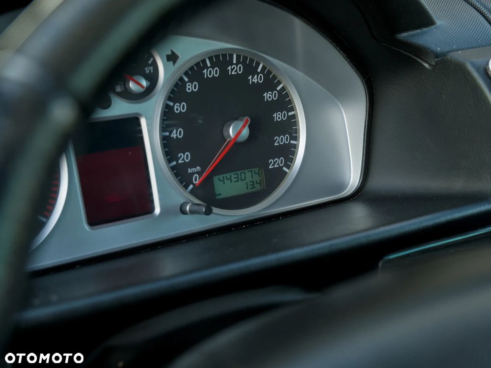 Ford Galaxy 1.9 TDI Ghia - 19