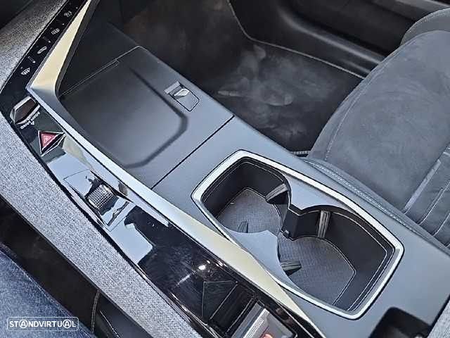 Peugeot E-3008 73 kWh GT - 13