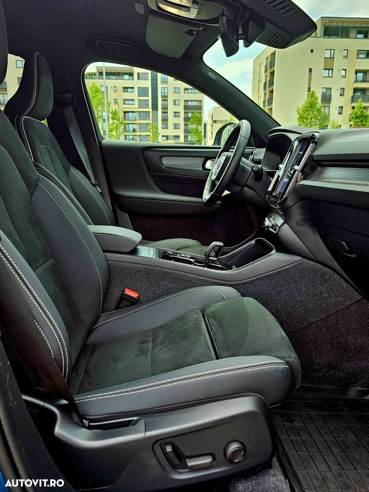 Volvo XC 40 B4 B AWD DKG Plus Dark - 19