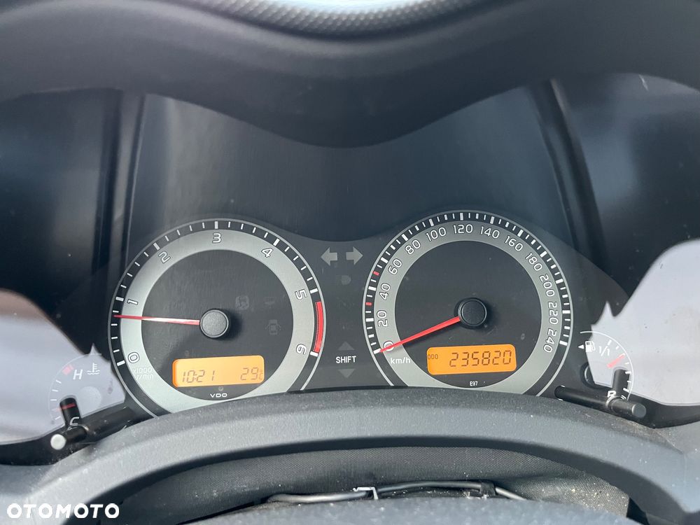 Toyota Auris - 11