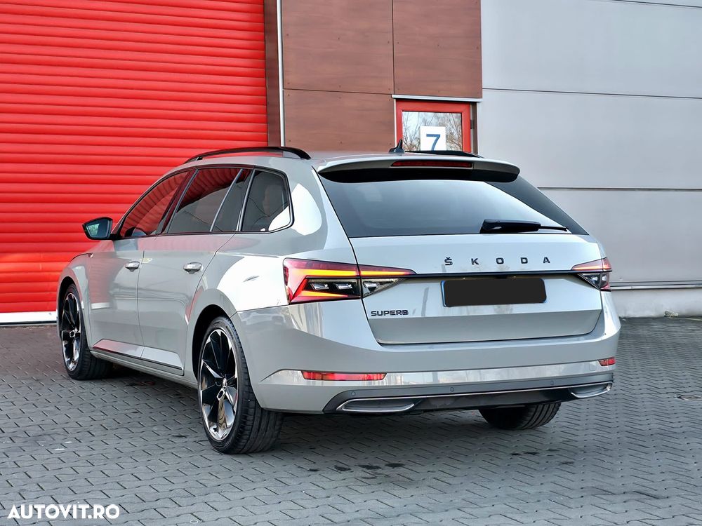 Skoda Superb Combi 2.0 TDI DSG SportLine - 12