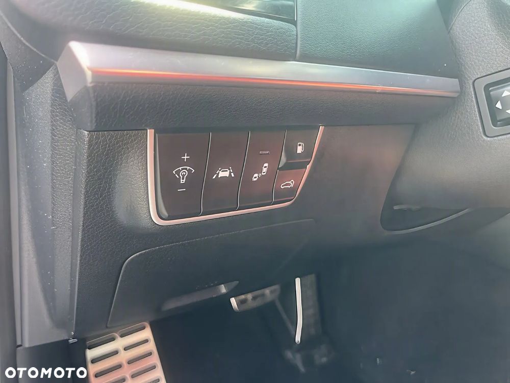 Kia Stinger - 11