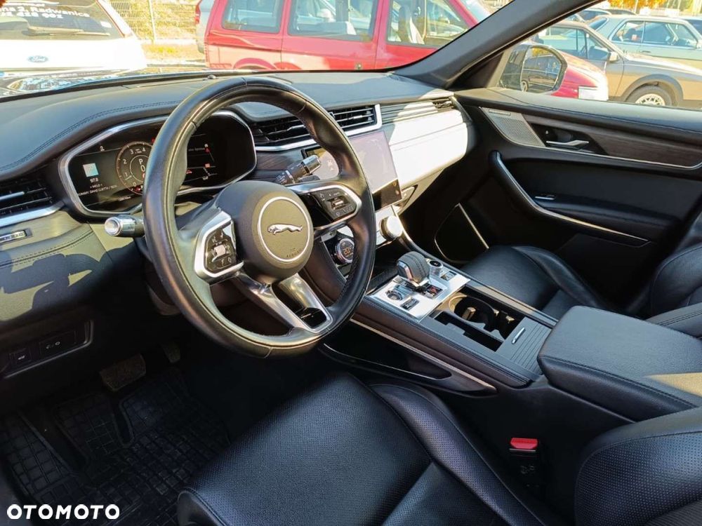 Jaguar F-Pace - 21
