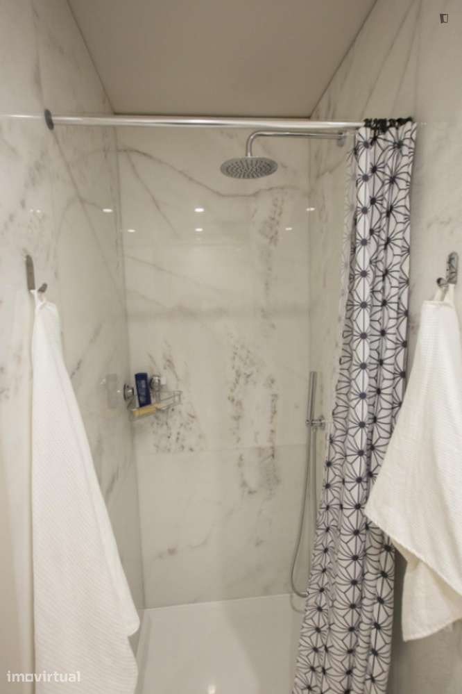 Apartamento com 1 quartos - localizado em Cedofeita Porto - Grande imagem: 3/32