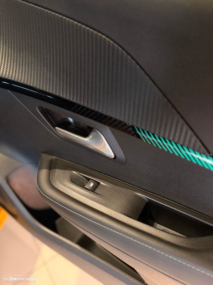 Peugeot 208 1.2 PureTech Allure - 43