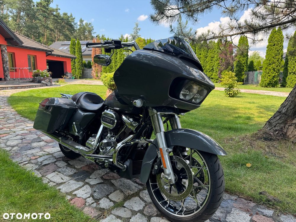 Harley-Davidson Touring Road Glide - 23