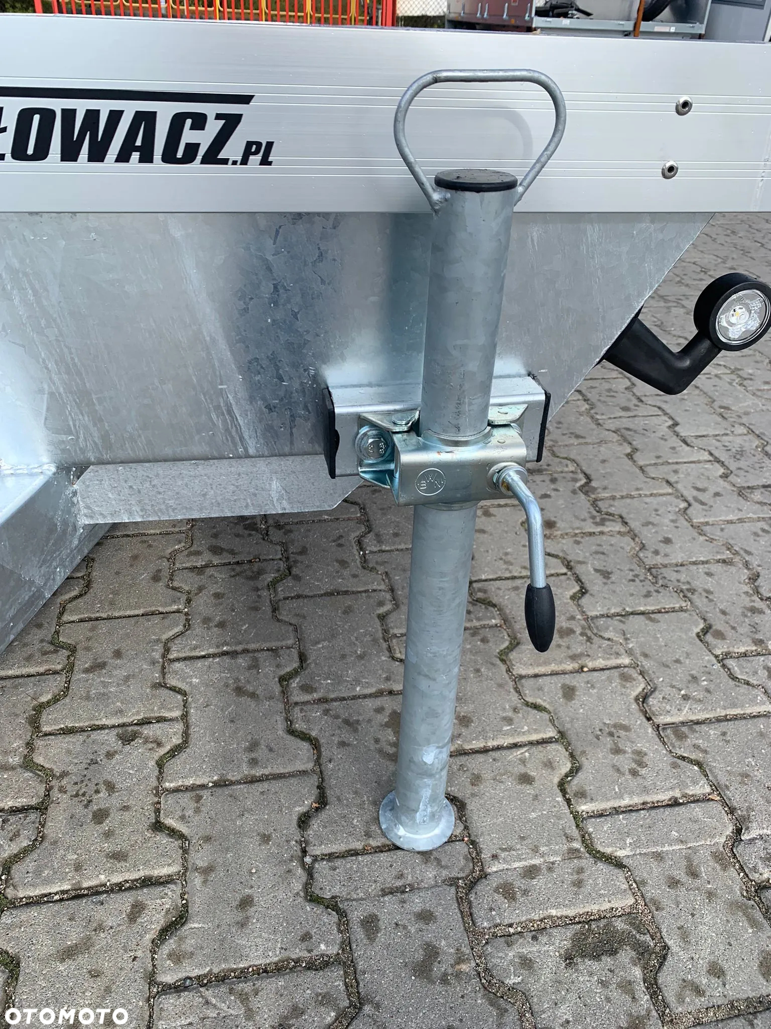Głowacz Przyczepa do transportu saun, jacuzzi , bali itd.Wymiar 300×200 cm, wyposażona w podpory - 16