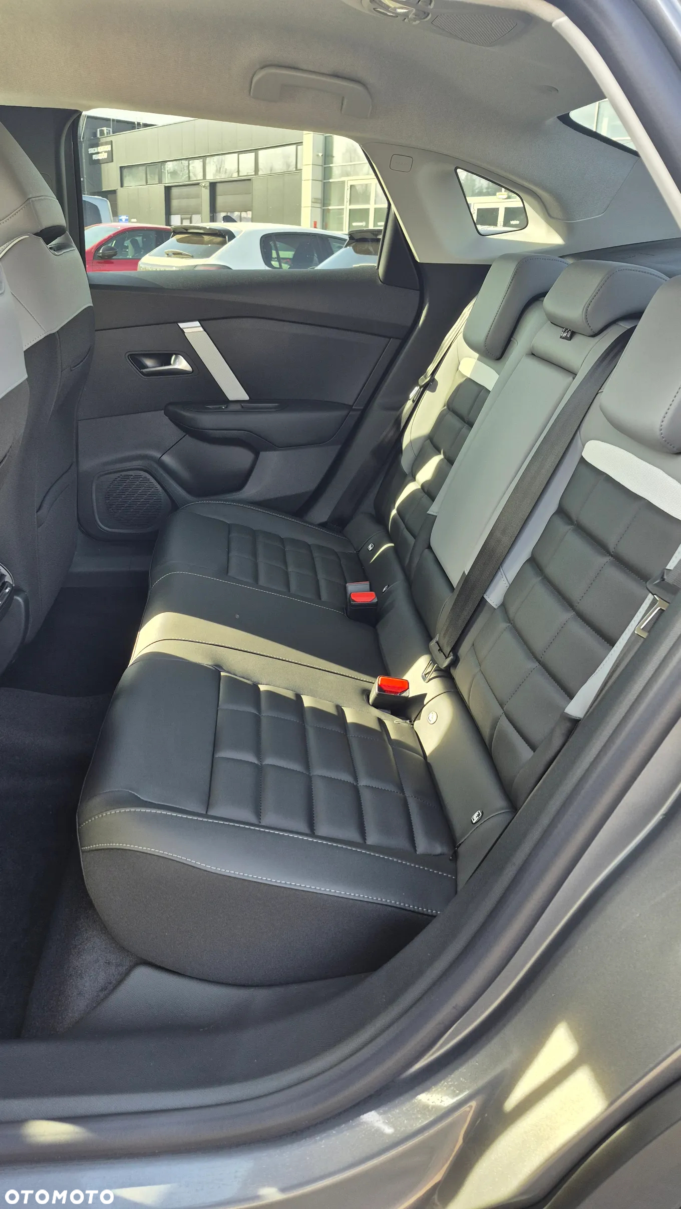 Citroën C4X 1.2 mHEV Max eDCT6 - 18