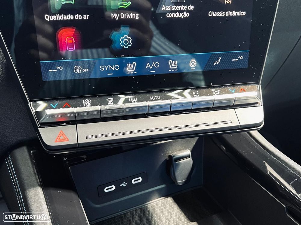 Renault Rafale 1.2 Full Hybrid E-Tech Esprit Alpine - 31