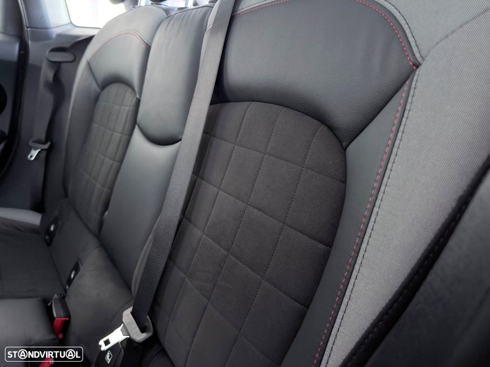 MINI 5 Portas Cooper JCW - 31