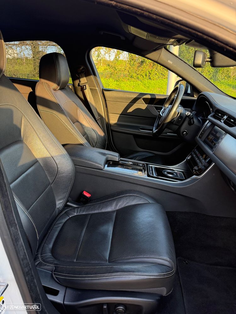 Jaguar XF 20d Aut. R-Sport - 24