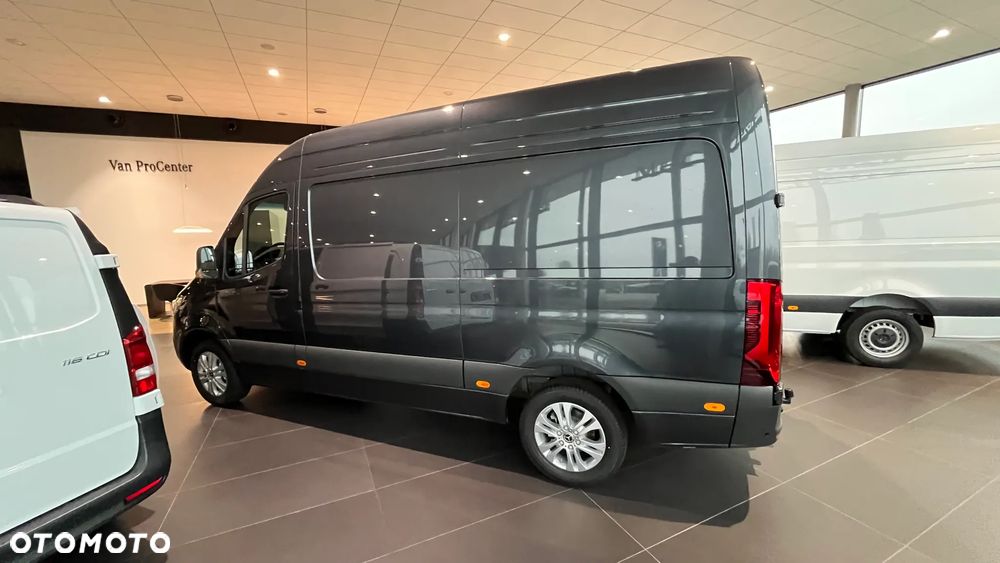 Mercedes-Benz Sprinter SPRINTER 319 CDI automat hak 3,5t Distronic Full - 9